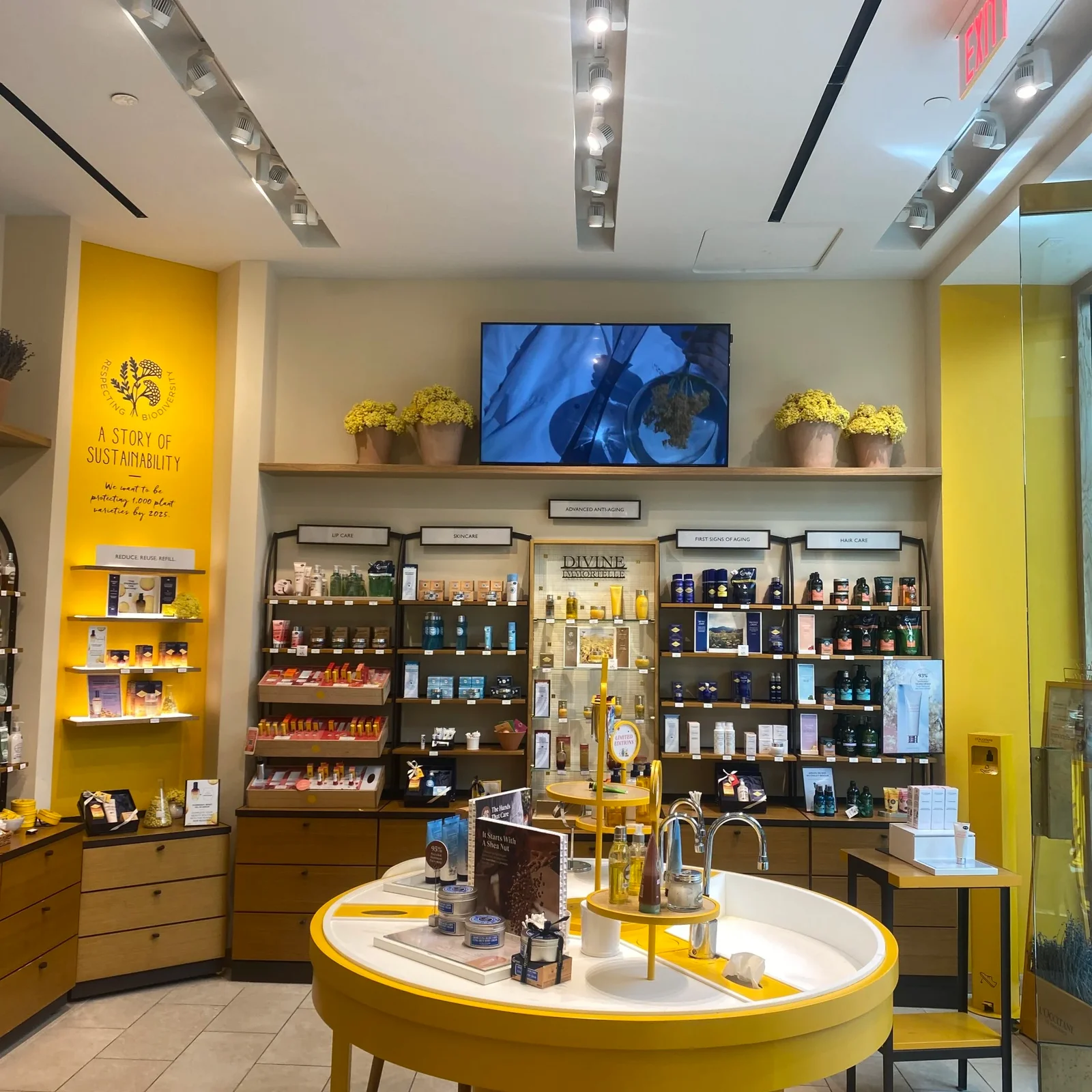 L'Occitane digital signage installation by CrownTV
