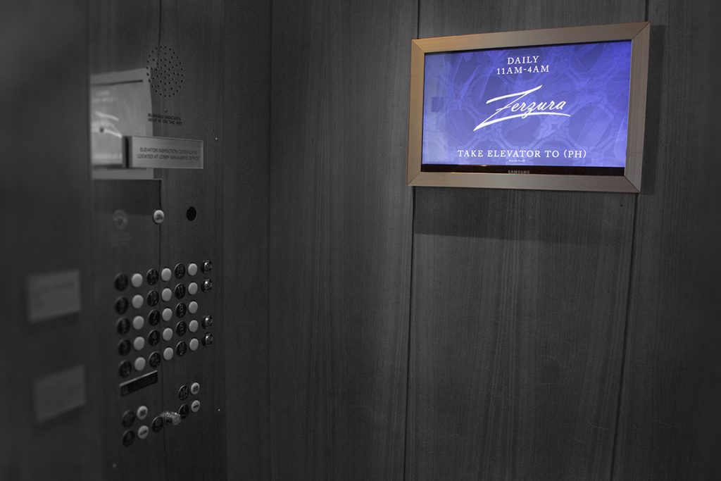 hotel digital signage, elevator digital signage