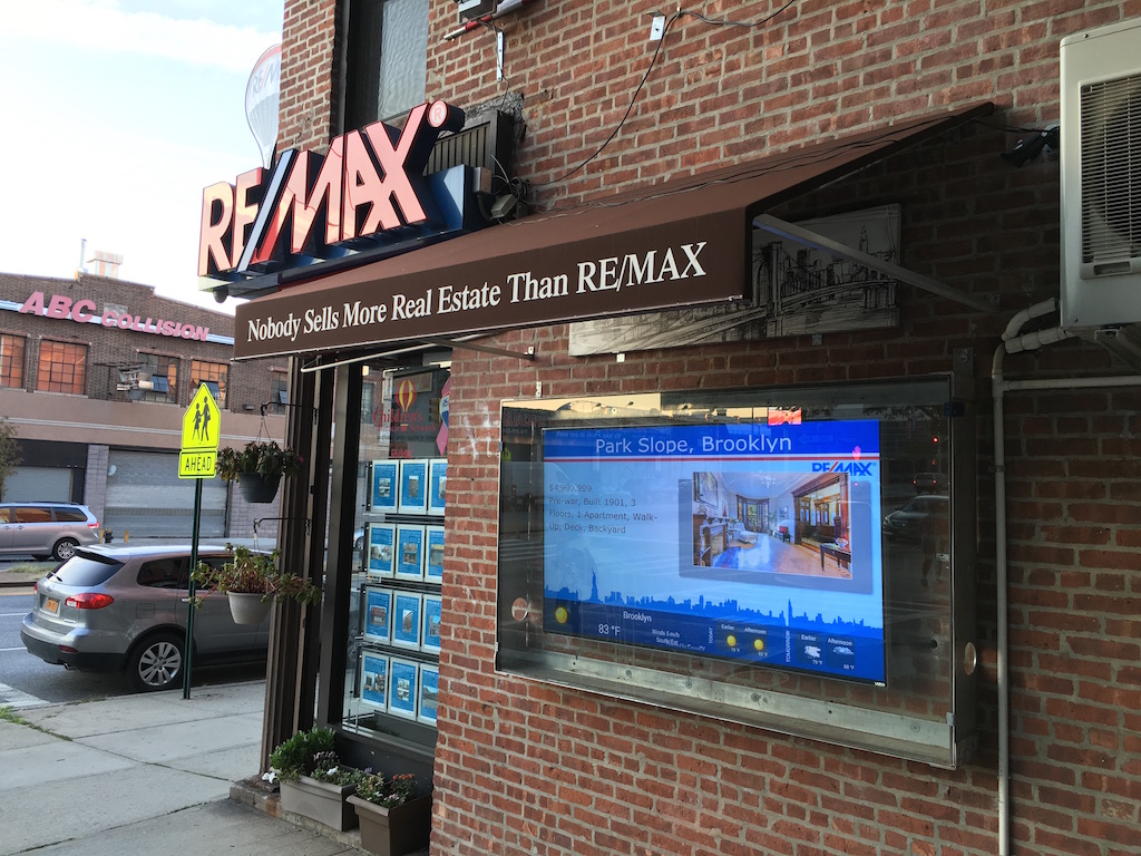 real estate digital signage