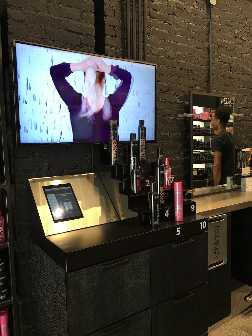 retail digital signage