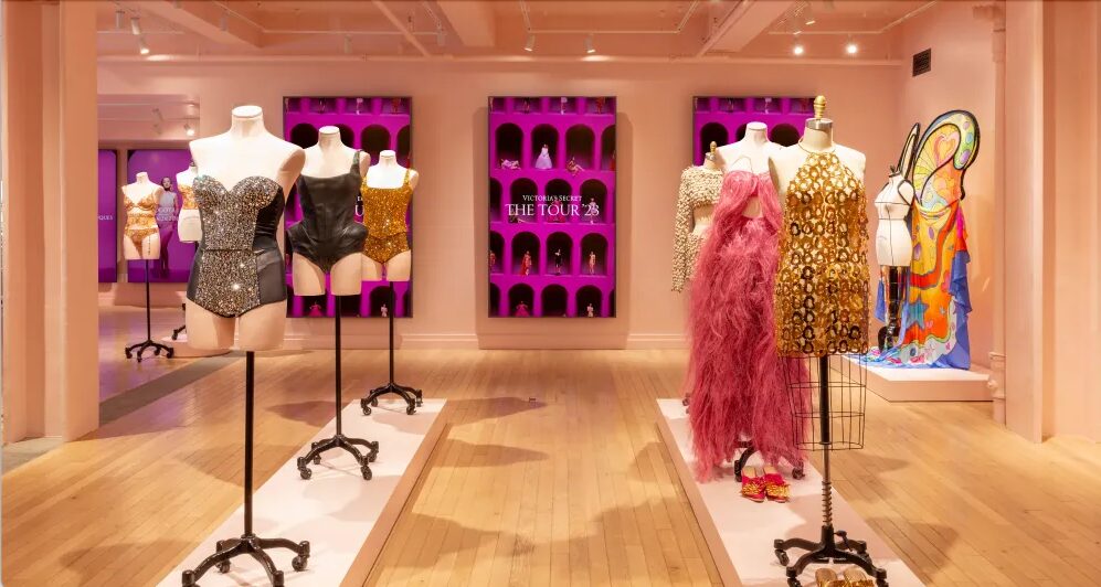 Victoria’s Secret in-store CrownTV digital signage installation